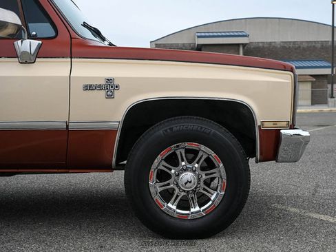 Used 1987 Chevrolet C/K Truck 2500 RWD image 11