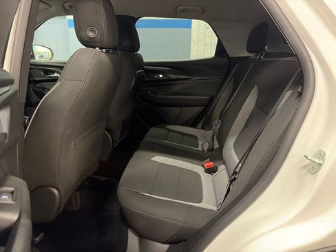 Used 2023 Chevrolet TrailBlazer LT w/ Convenience Package AWD/4WD image 18