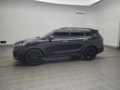 Used 2020 Kia Sorento S FWD image 2