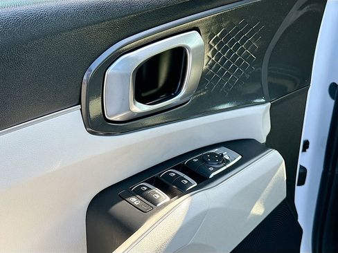 Used 2023 Kia Sorento S FWD image 18