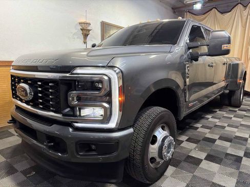 Used 2025 Ford F350 Platinum w/ FX4 Off-Road Package AWD/4WD image 5