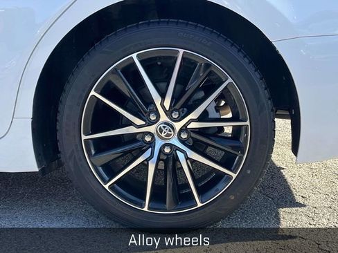 Used 2024 Toyota Camry SE image 11