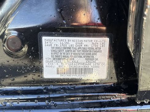 Used 2021 Nissan Versa SV image 27