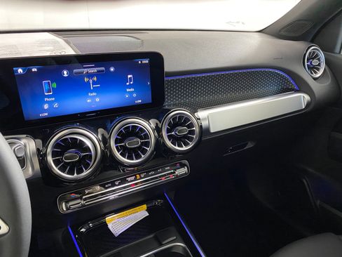 New 2025 Mercedes-Benz GLB 250 4MATIC image 23