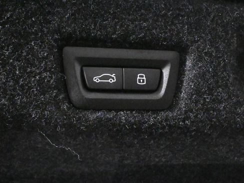 Used 2026 BMW 530i xDrive w/ Premium Package image 37