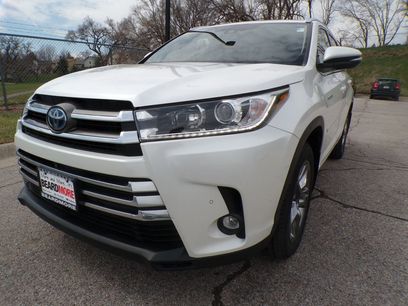 Used 2019 Toyota Highlander Limited Platinum w/ Protection Package #3