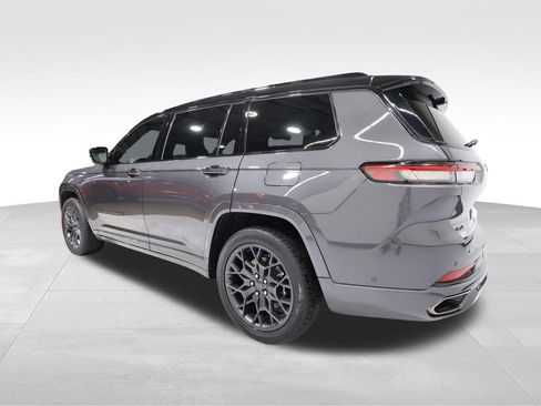 Used 2024 Jeep Grand Cherokee L Summit AWD/4WD image 2
