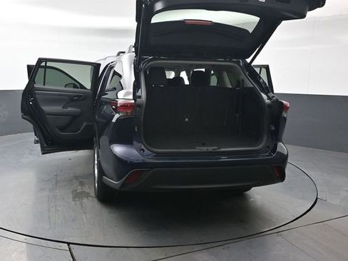 Used 2024 Toyota Highlander LE image 55