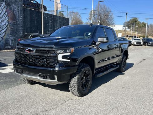 Used 2024 Chevrolet Silverado 1500 ZR2 w/ Technology Package image 7