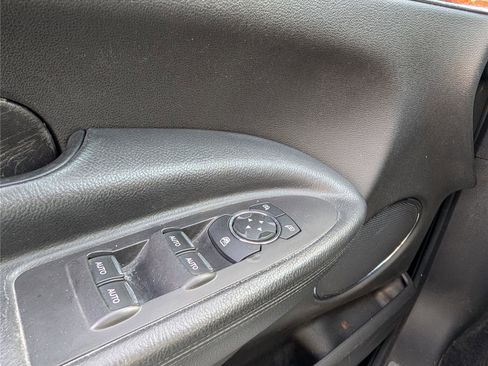 Used 2019 Lincoln MKT Reserve image 18