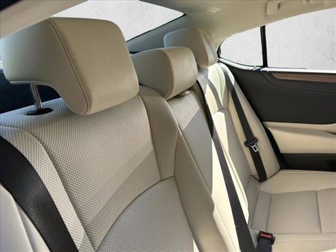 Used 2024 Lexus ES 300h ES 300h image 21