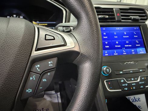 Used 2020 Ford Fusion SE FWD image 17