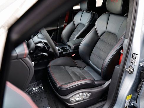 New 2026 Porsche Macan GTS image 5