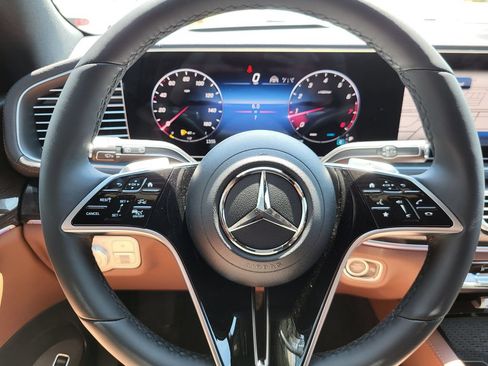 Used 2025 Mercedes-Benz GLS 450 4MATIC image 22