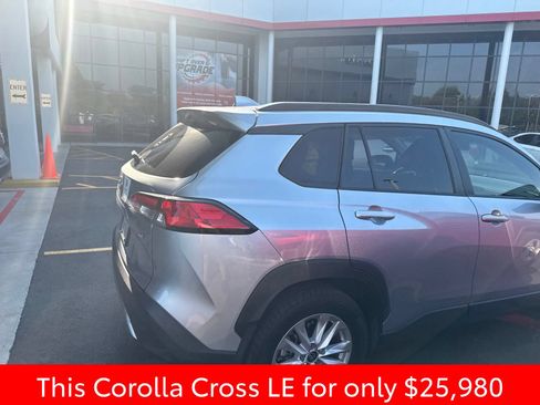 Used 2023 Toyota Corolla Cross LE w/ Moonroof Package FWD image 16