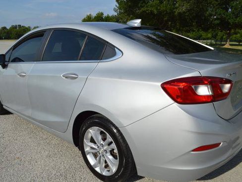 Used 2019 Chevrolet Cruze LT w/ LT Fleet Convenience Package FWD image 5