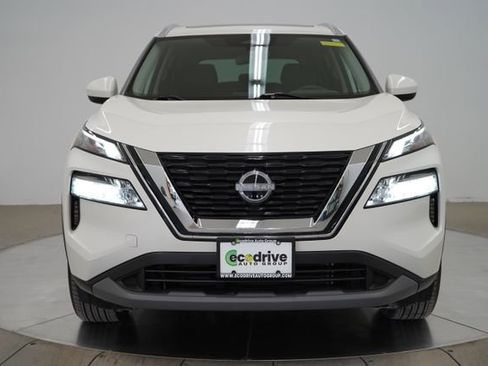 Used 2023 Nissan Rogue SV w/ SV Premium B Package image 2