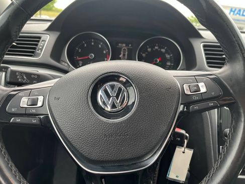 Used 2017 Volkswagen Passat 1.8T R-Line FWD image 19