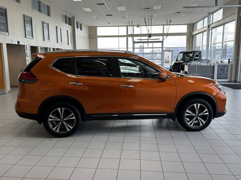Used 2017 Nissan Rogue SL AWD/4WD image 6