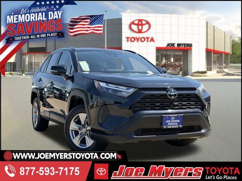 Used 2025 Toyota RAV4 XLE FWD image 1