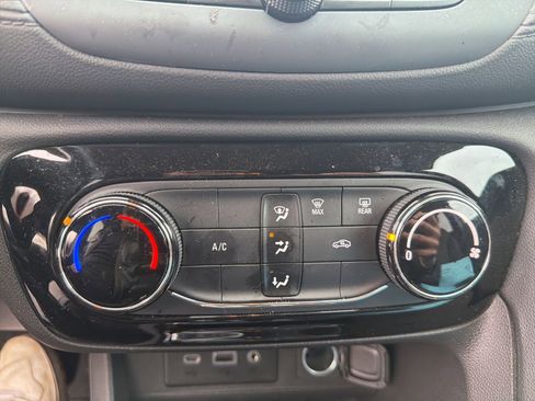 Used 2023 Buick Encore GX Preferred image 12