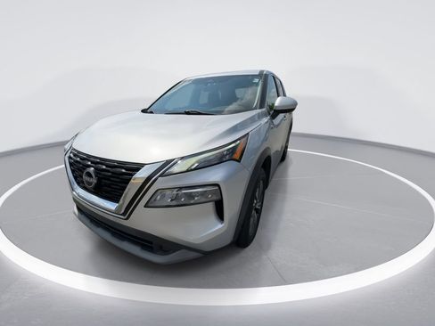 Used 2023 Nissan Rogue SV FWD image 4