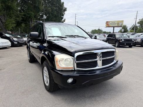 Used 2005 Dodge Durango SLT w/ Interior Convenience Group AWD/4WD image 3