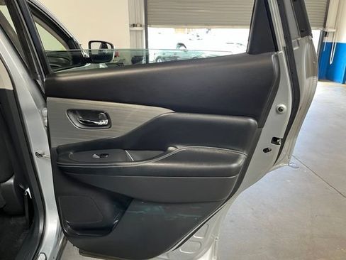 Used 2017 Nissan Murano S w/ Navigation Package FWD image 15