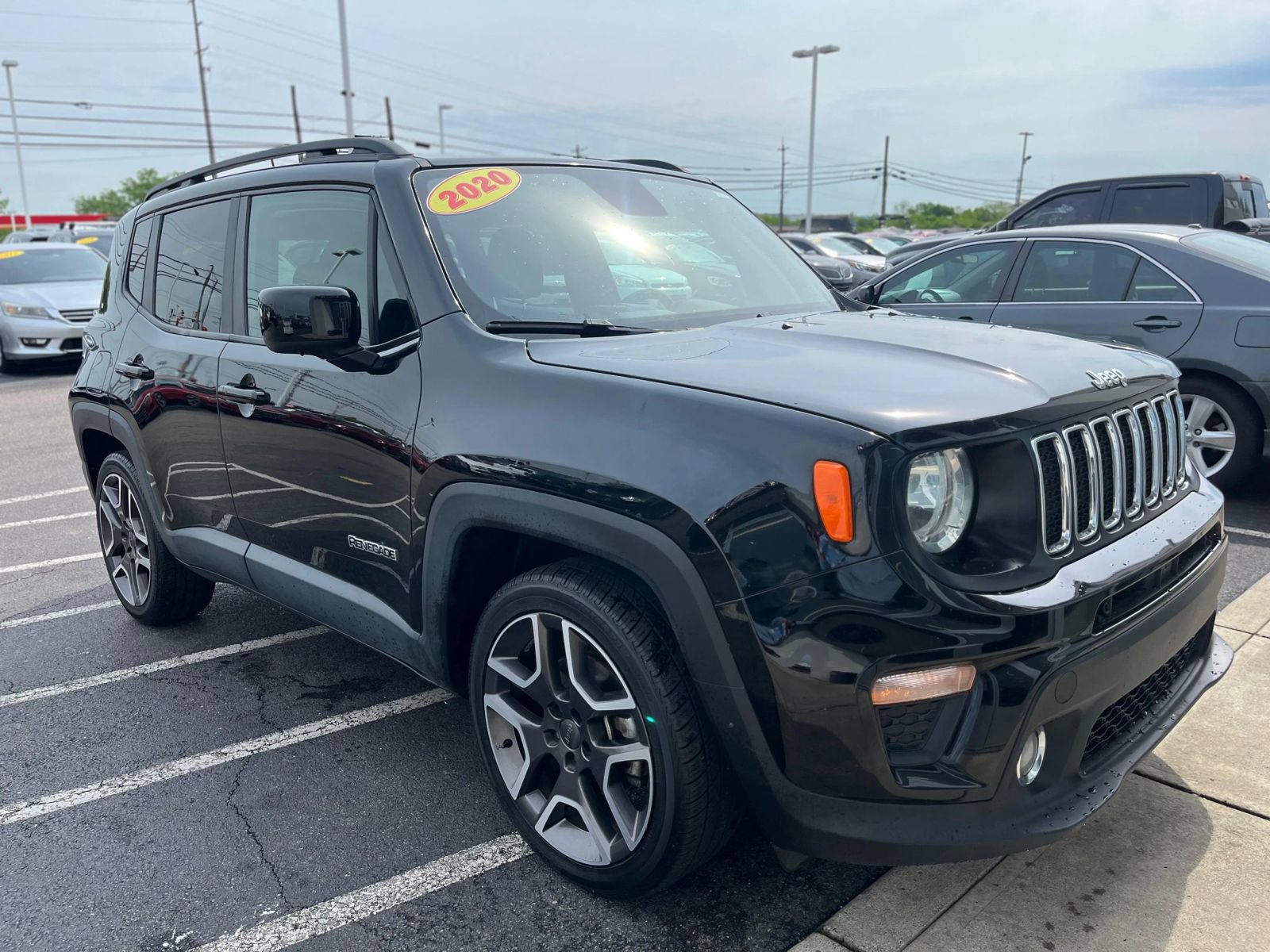 Used 2020 Jeep Renegade Latitude FWD image 12