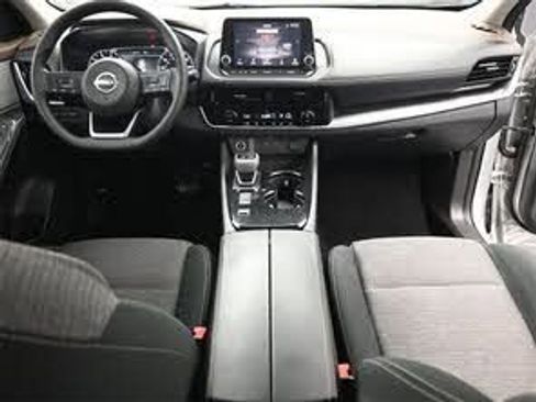 Used 2022 Nissan Rogue SV FWD image 23