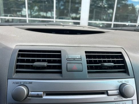 Used 2009 Toyota Camry LE FWD image 29