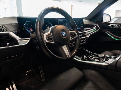 Used 2024 BMW X5 xDrive40i w/ M Sport Package AWD/4WD image 19