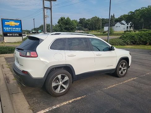 Used 2019 Jeep Cherokee Limited AWD/4WD image 8
