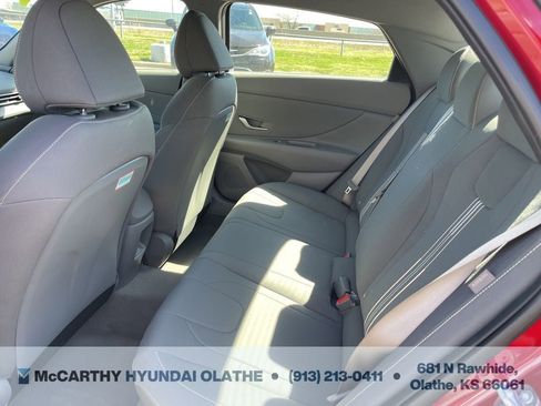 Certified 2025 Hyundai Elantra Sport FWD image 5