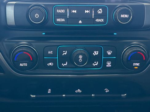 Used 2018 Chevrolet Silverado 1500 LT w/ All Star Edition image 40