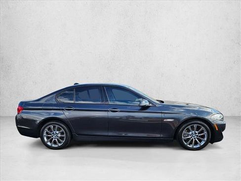 Used 2011 BMW 528i Sedan image 4