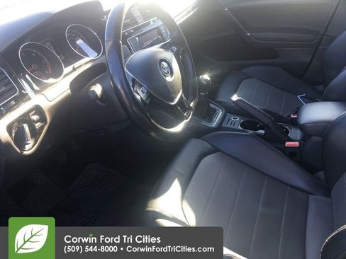 Used 2015 Volkswagen Golf TDI SEL image 5