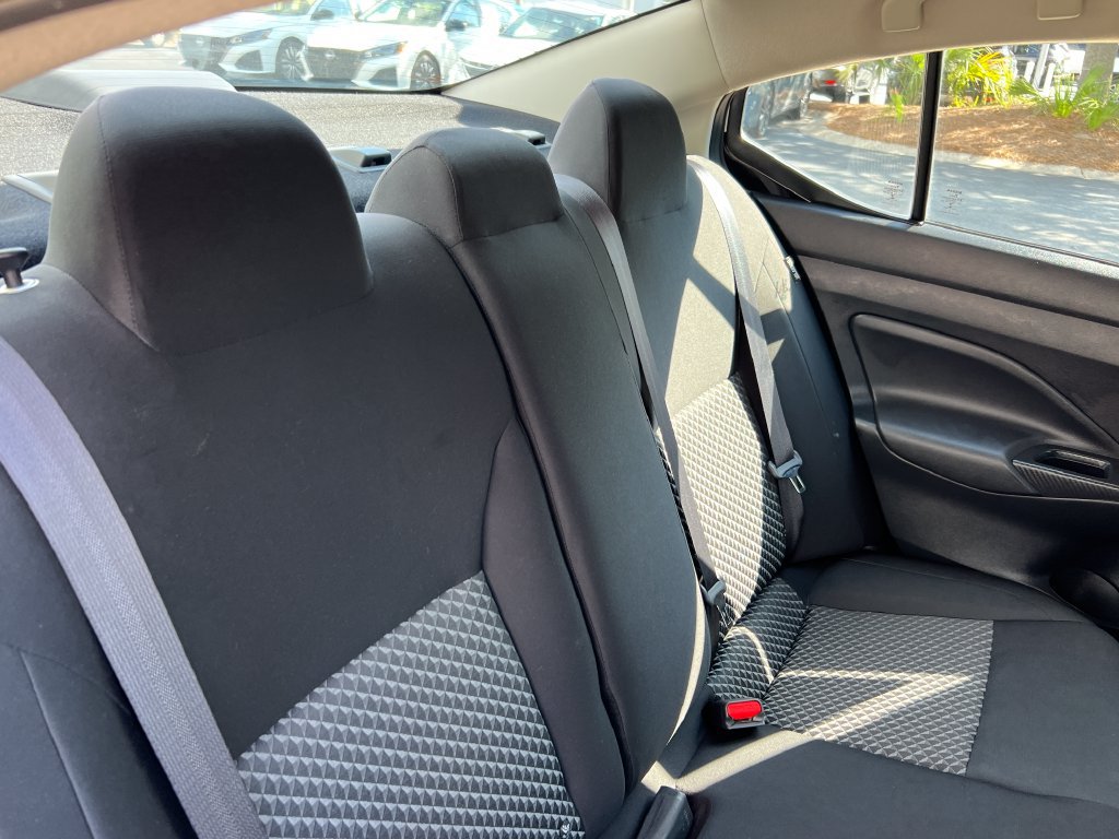 Used 2021 Nissan Versa S FWD image 18