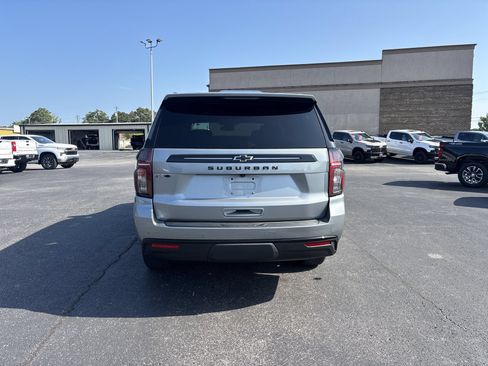 Used 2024 Chevrolet Suburban Z71 w/ Luxury Package AWD/4WD image 5