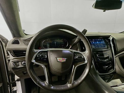 Used 2019 Cadillac Escalade ESV Platinum AWD/4WD image 11