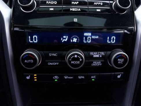 Used 2020 Subaru Ascent Limited w/ Technology Package image 26