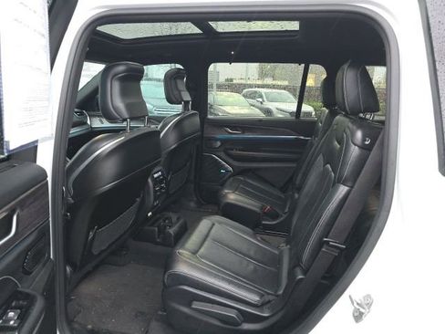 Used 2022 Jeep Grand Cherokee L Overland w/ Advanced Protech Group III image 15