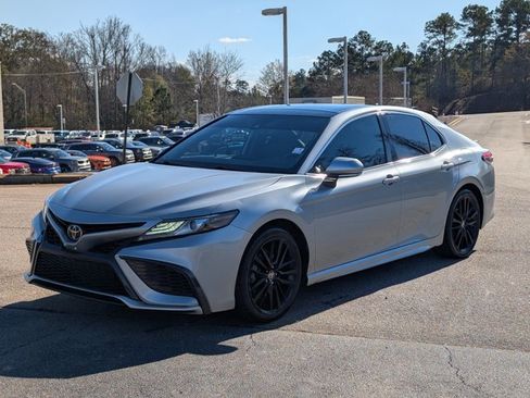 Used 2021 Toyota Camry XSE image 1
