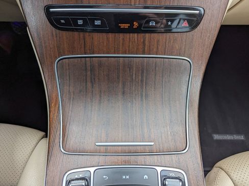 Used 2022 Mercedes-Benz GLC 300 4MATIC image 27