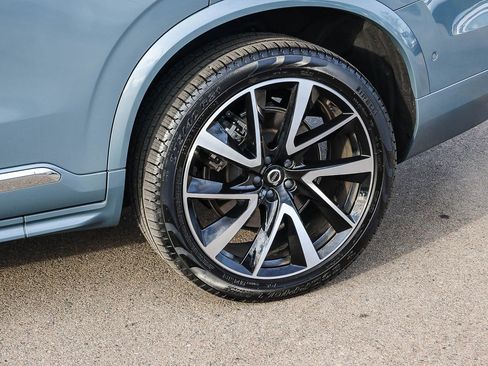 Used 2023 Volvo XC90 B5 Plus w/ Protection Package Premier image 11