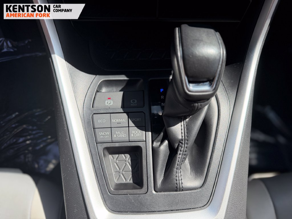 Used 2019 Toyota RAV4 XLE Premium w/ Cold Weather Package AWD/4WD image 24