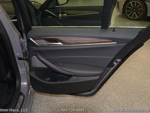Used 2022 BMW 530e w/ Premium Package RWD image 47