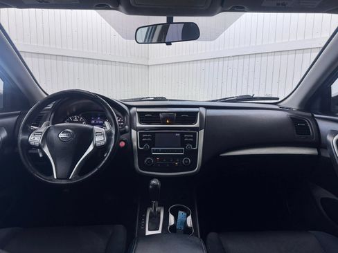 Used 2017 Nissan Altima 2.5 SR w/ Midnight Edition Package FWD image 17