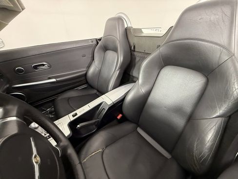 Used 2005 Chrysler Crossfire Limited image 27