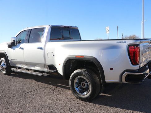 Used 2022 GMC Sierra 3500 SLT w/ SLT Premium Package image 5